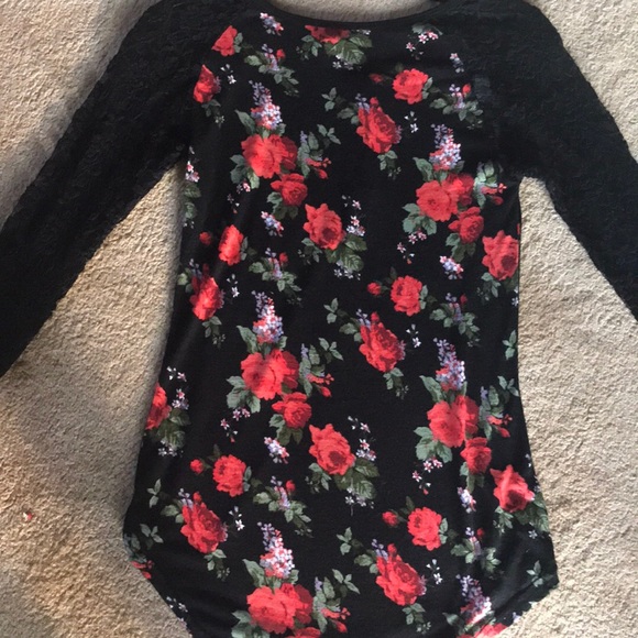 Rue21 Floral Shirt  with Laced Sleeves - Picture 4 of 6